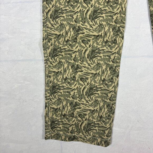 True Religion Camo Cargo Pants Mens Green Swirl Camo Utility Work Size 36 - Picture 10 of 16
